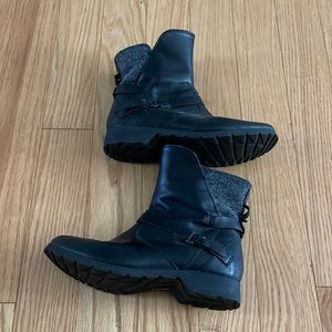Teva Womens De La Vina Booties size 6.5 Black Leather Waterproof Zipper